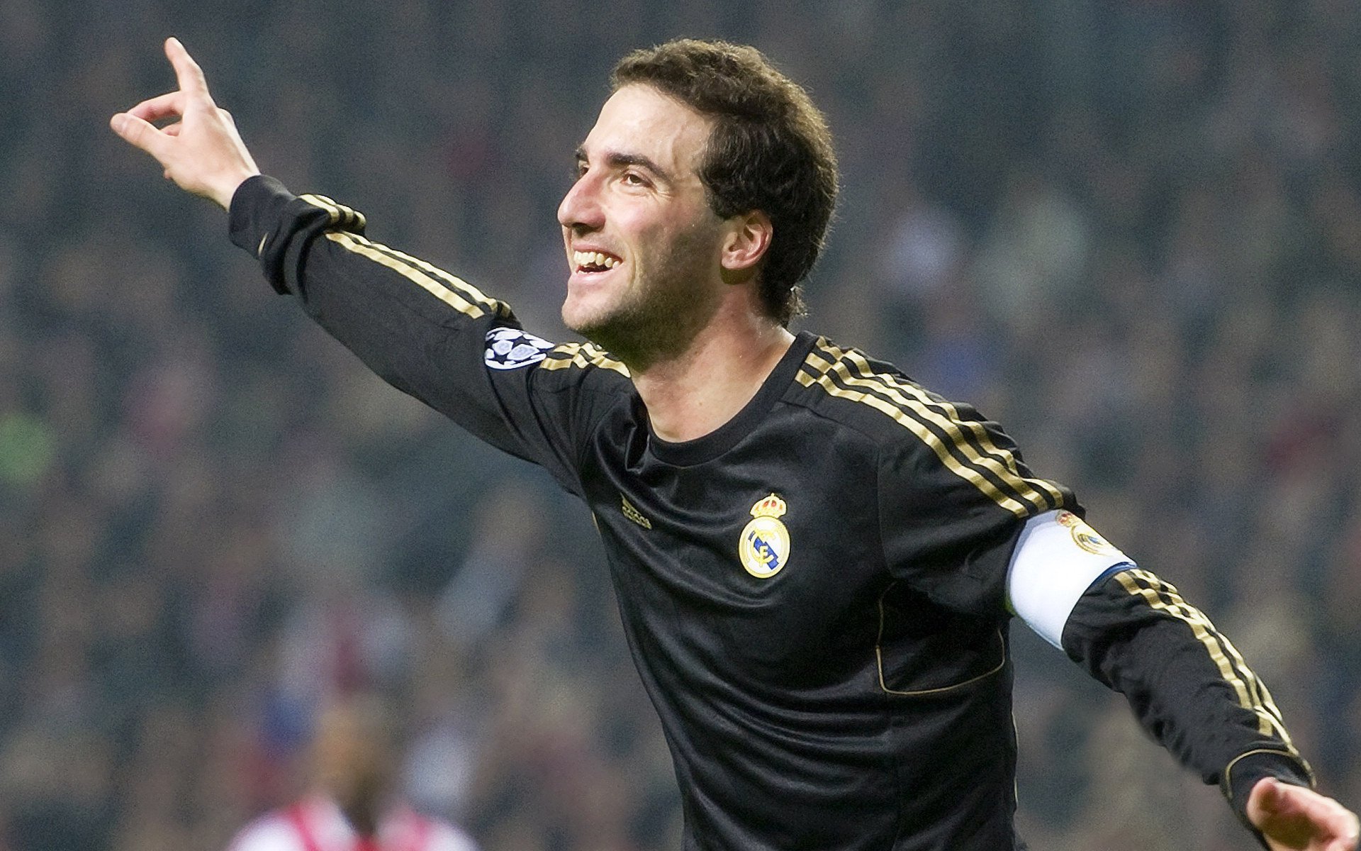 C罗向世界杯冠军发起冲击，誓言超越梅西完成逆袭，c罗拿世界杯冠军