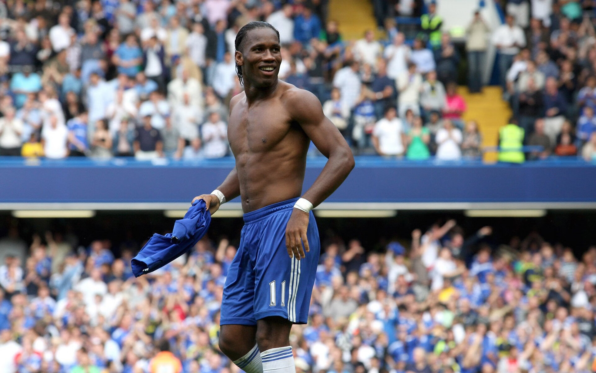 乐鱼体育官方-热刺2-2曼联神剧情：84分钟扳平 91分钟准绝杀 96分钟压哨绝平，热刺2-0曼城全场集锦